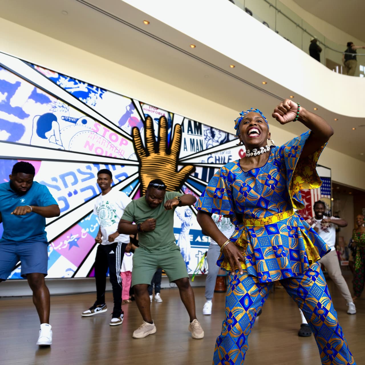 <b>Evento</b>: A Juneteenth Celebration at The Center
<br>
<b>Fechas</b>: 15 y 16 de junio
<br>
<b>Lugar</b>: National Center for Civil and Human Rights. 100 Ivan Allen Jr. BLVD. NW. Atlanta, GA. 30313
<br>
<b>Sitio web</b>: 
<a href="https://www.civilandhumanrights.org/juneteenth/">https://www.civilandhumanrights.org/juneteenth/</a> 
<br>
<br>Únase al Centro Nacional de los Derechos Civiles y Humanos para un fin de semana celebración del 16 de junio, Juneteenth, también conocido como Día de la Libertad y que conmemora el fin de la esclavitud en los Estados Unidos. La conmemoración contará con música, la historia y la cultura.