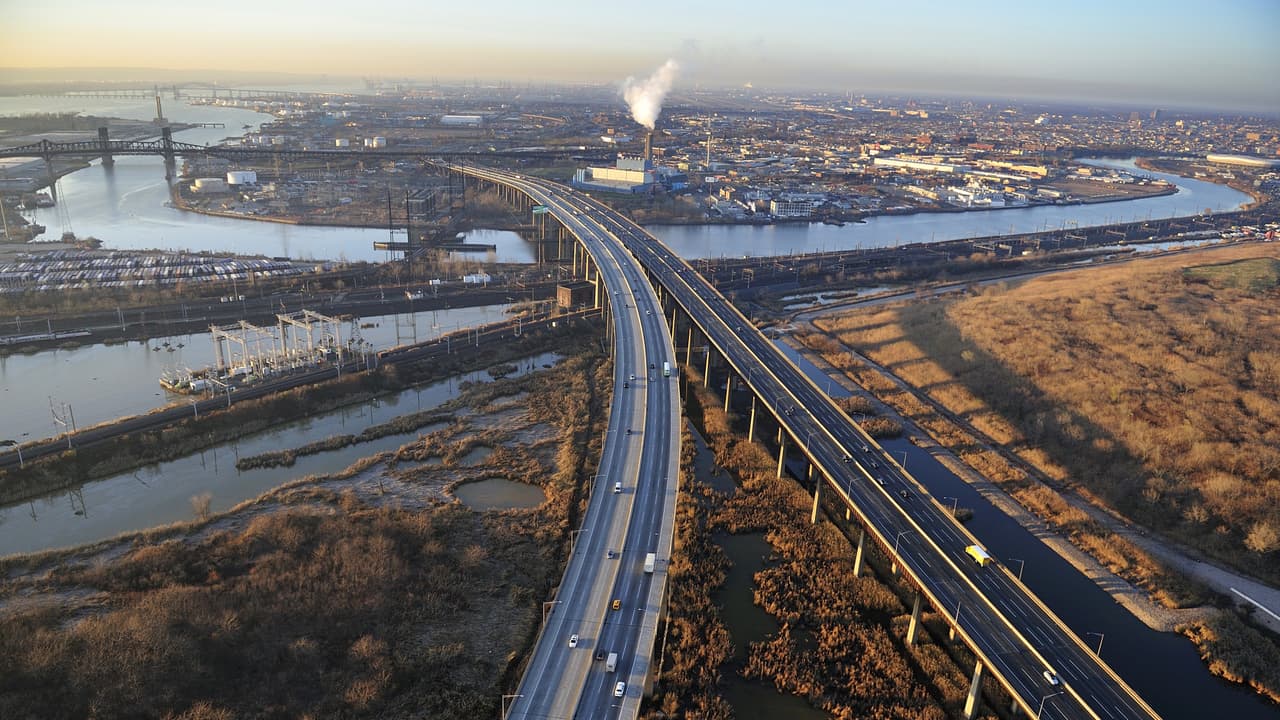 <h3 class="cms-H3-H3"><b>24. Nueva Jersey</b></h3>
<br>
<br>El estado de Nueva Jersey registró 
<b>559</b> 
<b>muertes vehiculares</b> durante 2019, 4 muertes menos que en 2018. De ese total, 129 muertes (23%) fueron causadas por el consumo de alcohol.