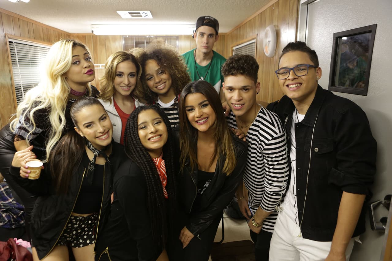 Los chicos recibieron una visita muy especial en el backstage, la bella 
<b>Clarissa Molina</b> fue a desearles suerte.
