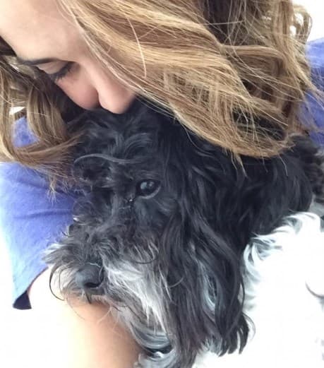 Una mascota puede ser un compañero maravilloso y esta tierna demostración de amor de Karla habla por sí sola (Octubre 13, 2016).