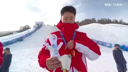 ¡China se roba el show en el esquí acrobático de Milano Cortina!