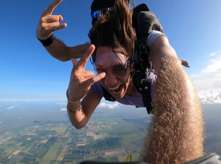 Las imágenes las publicaron en sus respectivas cuentas de Instagram (@lorenzo_luaces y @linaluaces), pero al parecer Lili Estefan no estaba enterada sino hasta que los vio en redes.