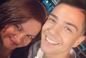 Pero Luis Coronel también compartió otra selfie para presumir lo mucho que consiente a sus fans.