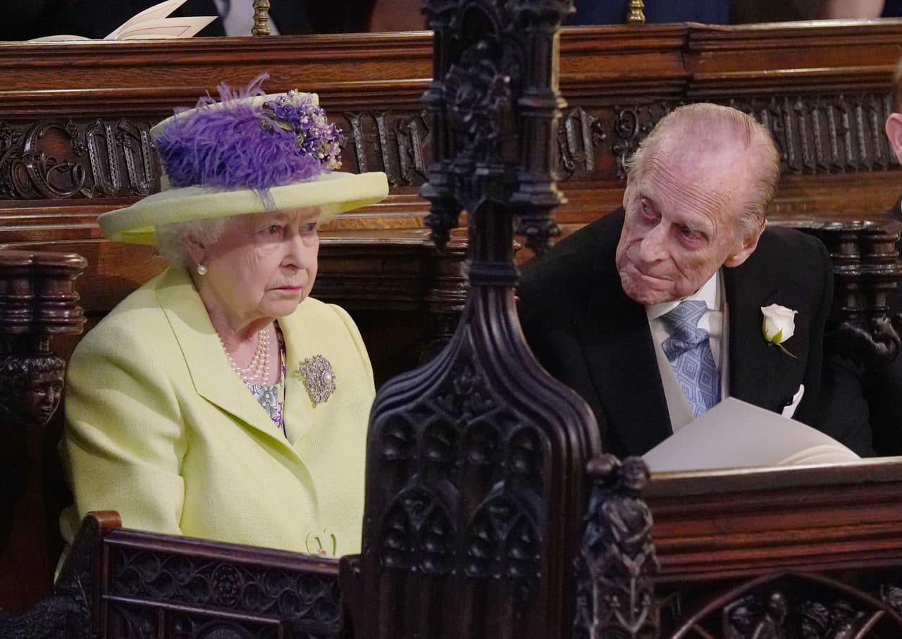 La última aparición del consorte de la reina, quien el pasado 10 de junio llegó a los 97 años, también fue durante la boda de su nieto Harry. La fecha del bautizo también es importarte para Felipe, pues es el aniversario del anuncio de su compromiso con Isabel II, en 1947.