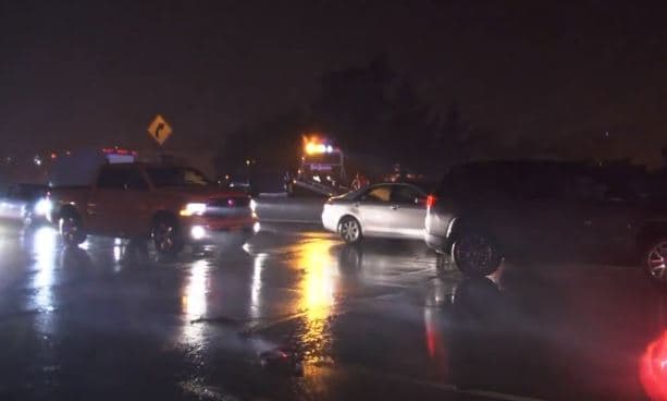 Conductor involucrado en accidente muere al salir de su vehículo y ser golpeado por otro auto en la I-580 en Oakland