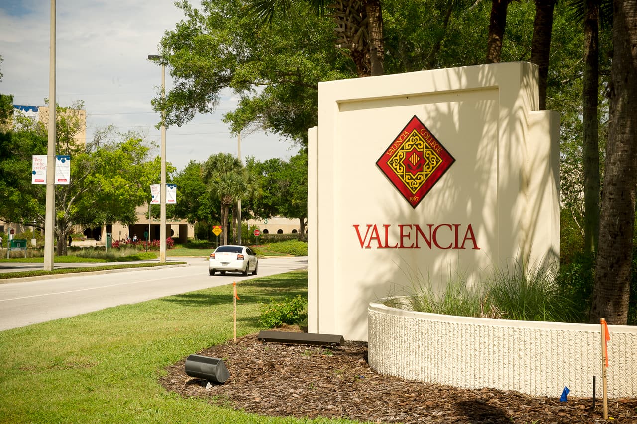 Estudiantes de EEUU demandan a universidad de Florida por pruebas vaginales forzadas