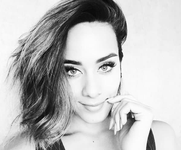 Sus ojos son uno de sus más grandes atractivos, ¡no hay hombre que pueda resistirse a esa mirada!