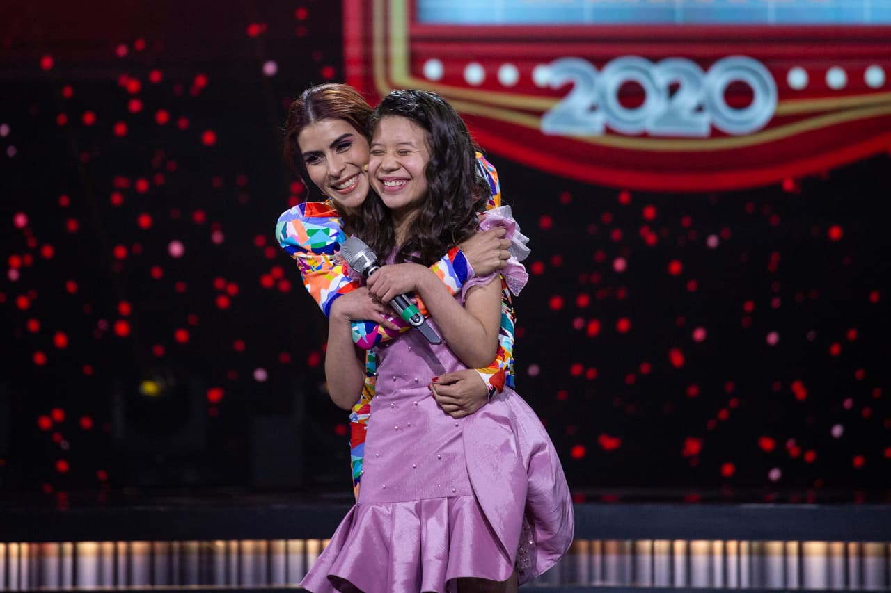 María León puso de nuevo en la competencia a Lilian Ortega, de 11 años. La niña originaria del estado de Hidalgo conquistó al jurado en el primer duelo de la noche con 'Pienso en ti', pero fue hasta en la ronda de repechaje que pasó a la segunda etapa.