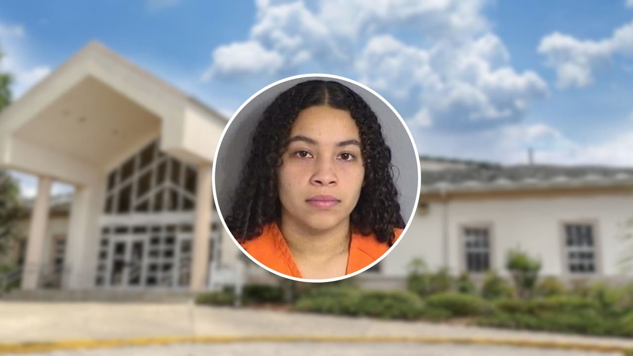 Maestra de Kissimmee enfrenta cargos por enviar fotos íntimas a estudiante de 13 años