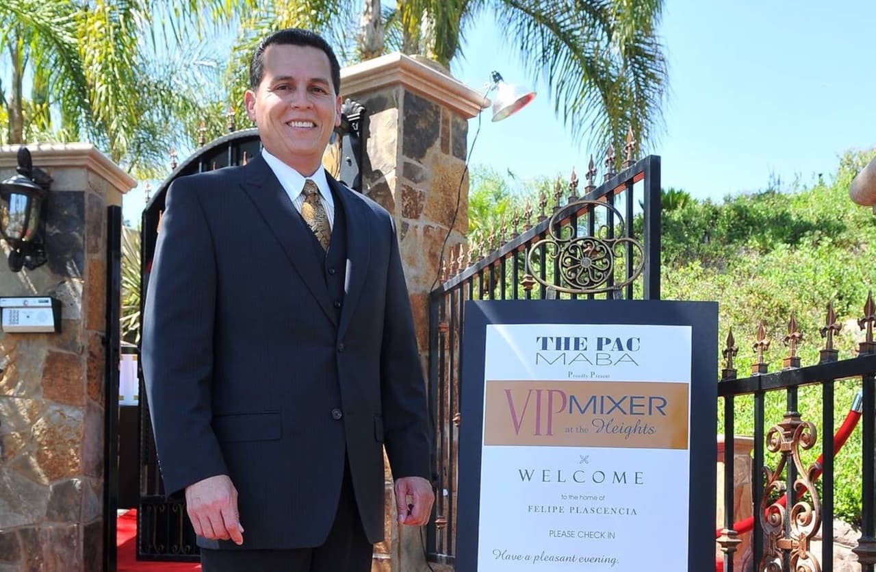 Muere en accidente aéreo 'El rey del DUI', un influyente abogado hispano de California