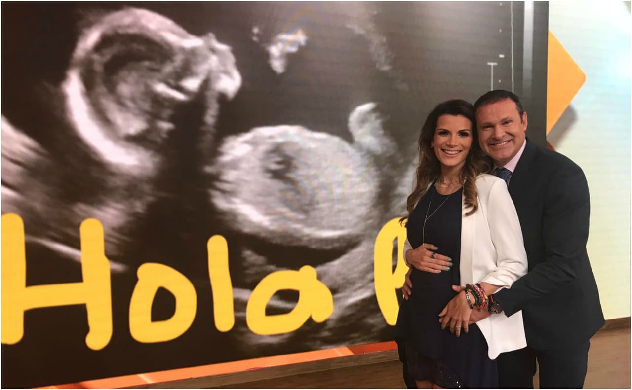 Fue el 26 de septiembre de 2017 cuando Cristy y Alan mostraron en Despierta América la primera foto de su bebé, aún en la pancita de mamá.