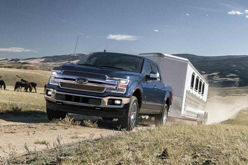<b>8) Ford vende una cantidad increíble de camionetas</b>
<br>No es un secreto que las pickups de Ford dominan el segmento por un amplio margen. Tanto así que su campaña de comunicaciones y mercadotécnia gira alrededor de esto. Es importante comprender la magnitud de los volúmenes: El 2018 fue el primer año que Ford reportó más de 1,000,000 de camionetas vendidas en todo el mundo en un periodo de 365 días. Además, ese año se convertía en su 42 consecutivo como 
<u>la pickup más vendida</u> en EE. UU. y el 37 como 
<u>el vehículo más vendido</u>.