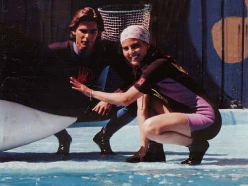 En el número 7 encontramos a la telenovela ambiental 'Azul' (1996), esta historia protagonizada por
<b>Armando Araiza </b>y
<b><a href="http://www.univision.com/temas/kate-del-castillo">Kate del Castillo</a></b> buscaba concientizar al público telenovelero sobre el cambio climático y el maltrato a los animales.