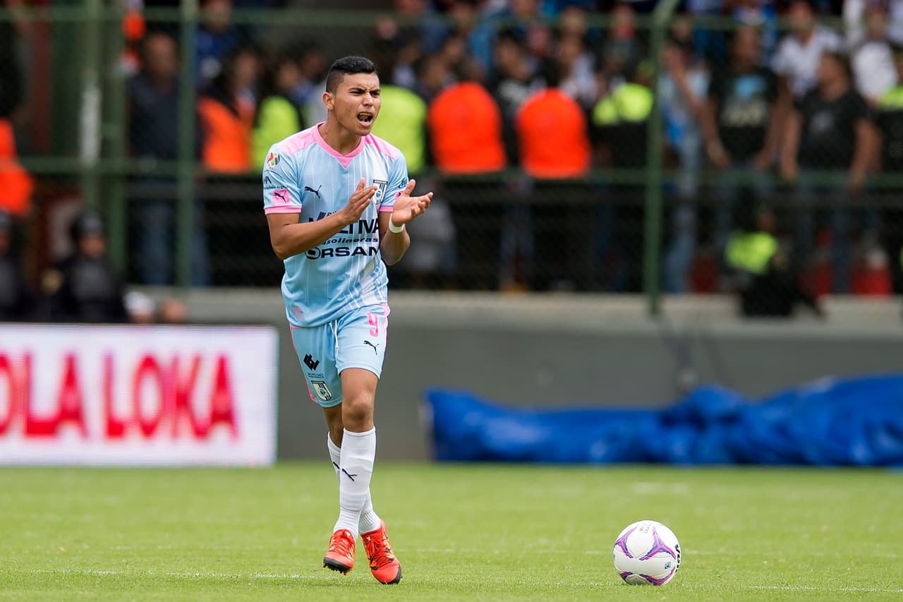 Orbelín Pineda ya es refuerzo de Chivas