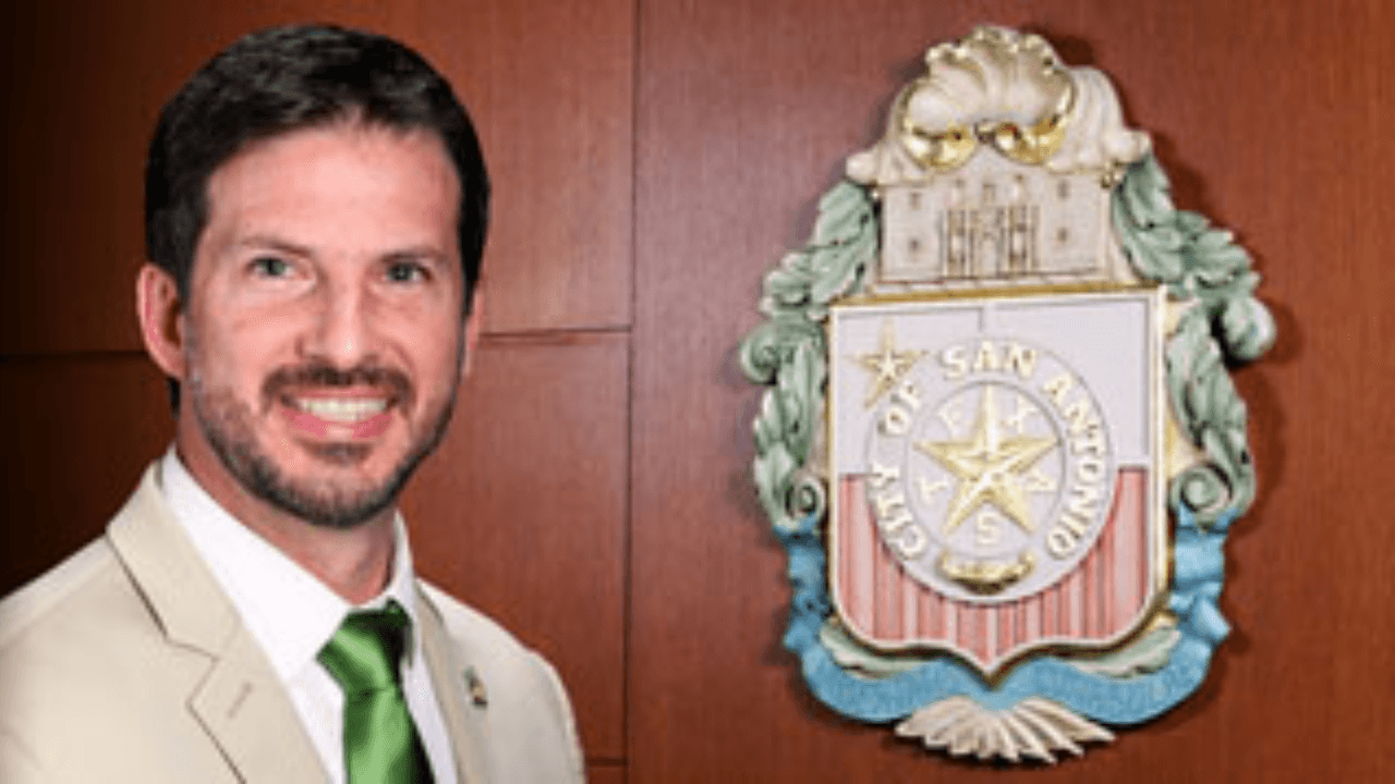 Aprueban un voto de no confianza contra el concejal Mario Bravo de San Antonio