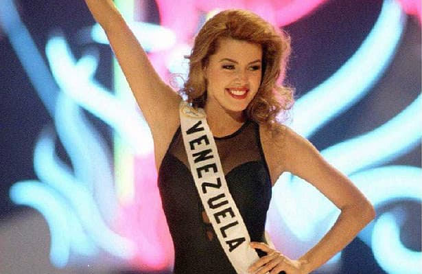 El 17 de mayo de 1996 
<b><a href="http://www.univision.com/temas/alicia-machado">Alicia Machado</a></b> vio cristalizado su sueño al convertirse en Miss Universo, esto significó el inicio de su carrera como actriz de telenovela. A 21 años de este gran éxito, repasa la trayectoria de esta guapa exMiss de belleza.