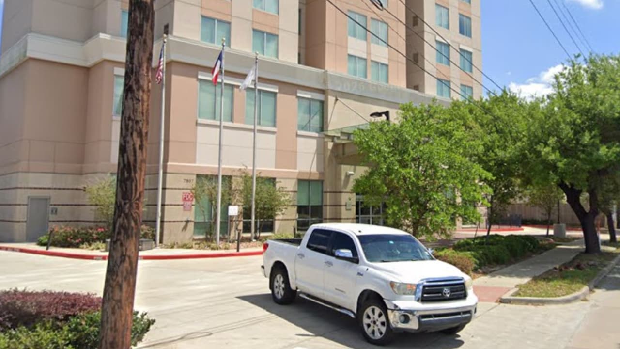 Evidencia apunta a que una madre disparó contra sus dos hijos y después se quitó la vida en Houston