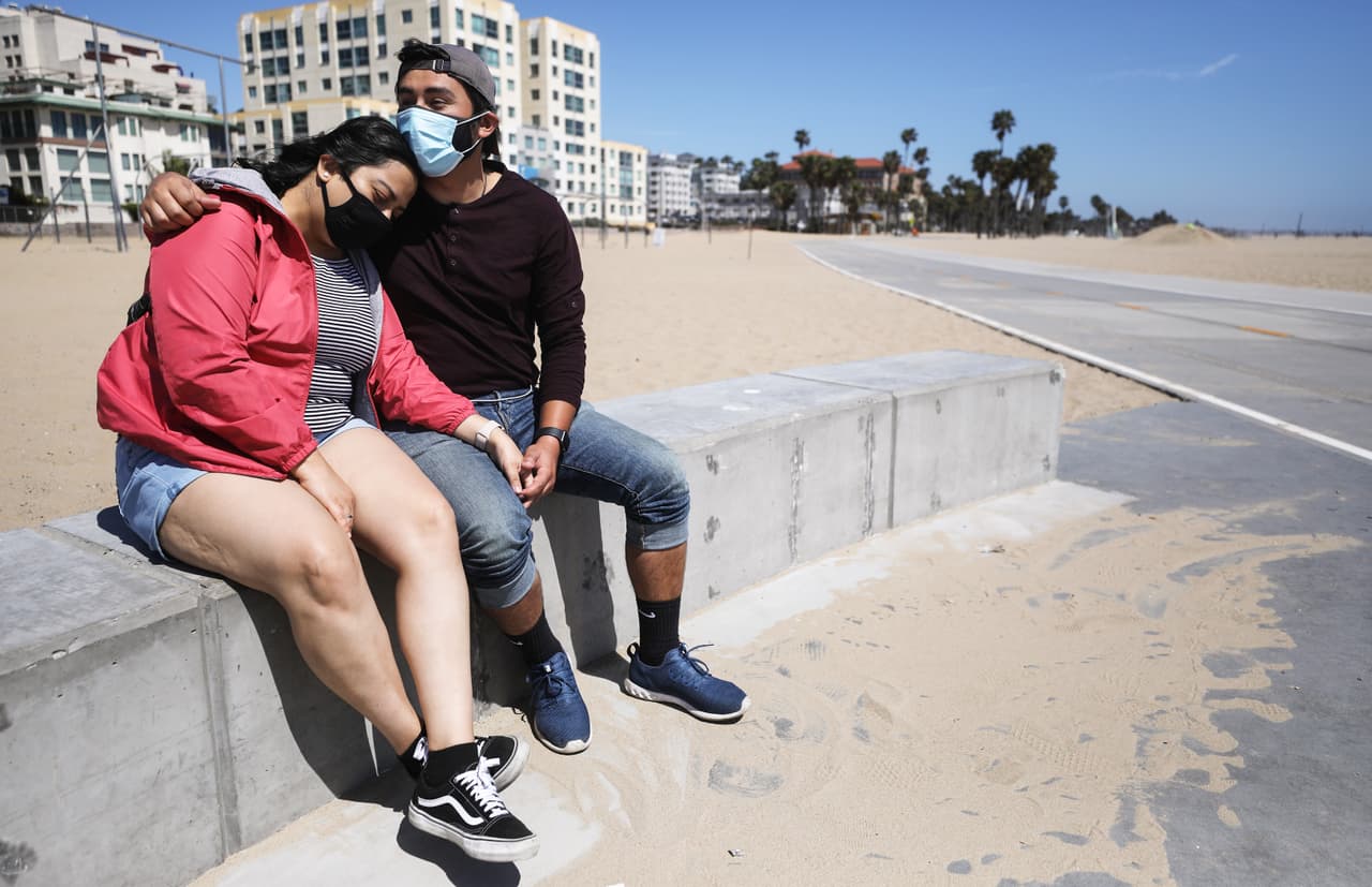 La apertura de restaurantes, tiendas y centros comerciales es de vital importancia para la población de recursos económicos más bajos del condado.