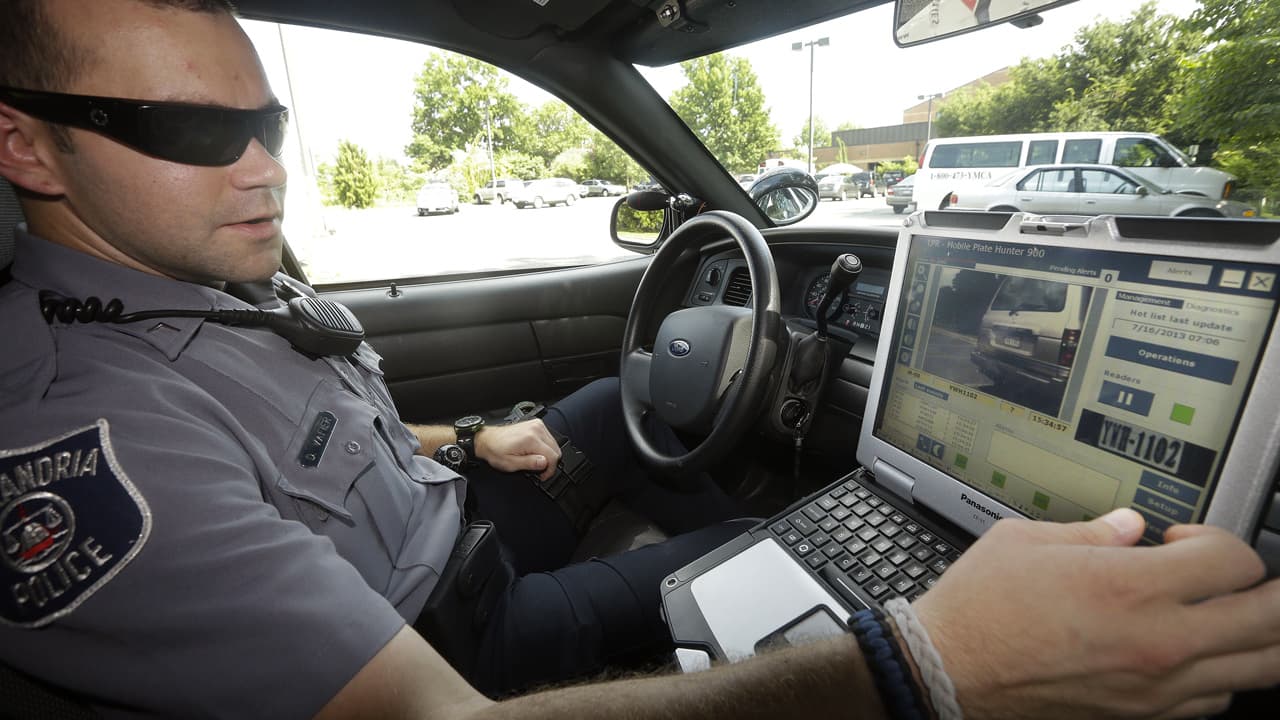 ¿Dónde reportar un posible delito en Alexandria? Puedes hacerlo por teléfono o en línea