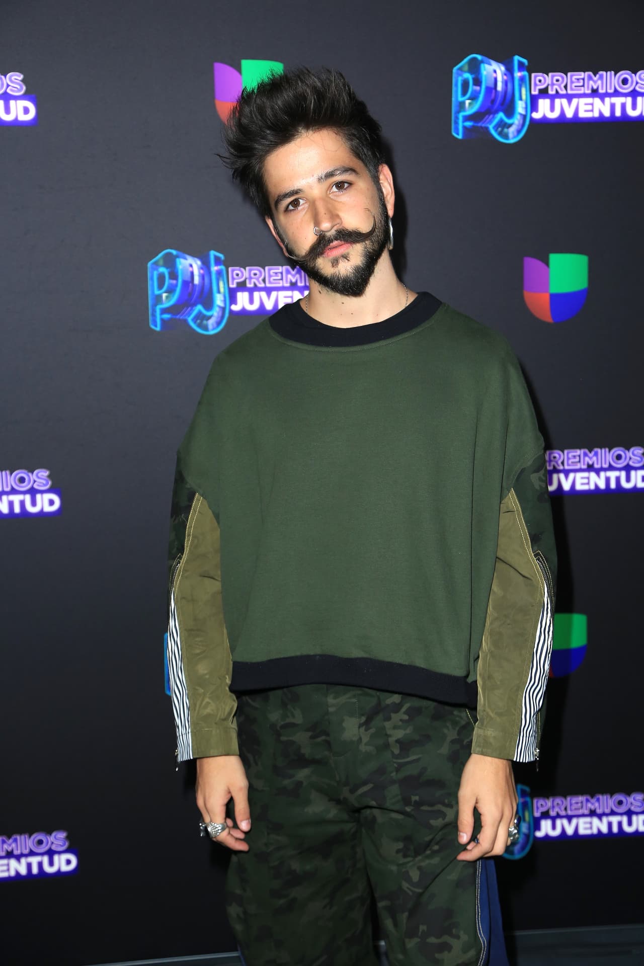 Evaluna confesó que leer ataques hacia su esposo la pone mal: "Eso es lo que a mí más me choca, si se meten con él 
<b><a href="https://www.univision.com/famosos/a-tres-meses-de-su-boda-camilo-echeverry-le-pide-7-hijos-a-evaluna-montaner-video">es lo peor que me puede pasar</a></b> […] Decidí dejar de ver comentarios en Instagram".
<br>