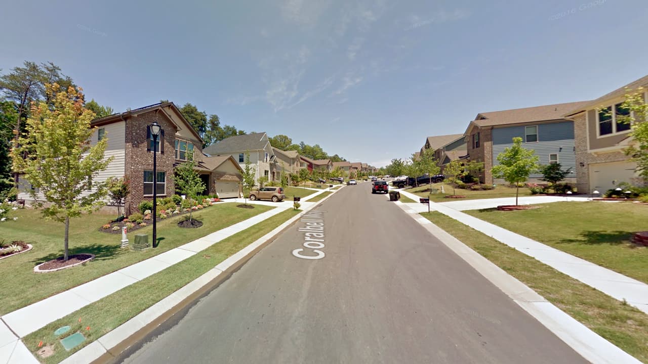 <b>Carolina del Sur: Tega Cay. Población: 9,026. Ingreso promedio de un hogar: $120,346. </b>En esta ciudad sólo el 0.9% de los residentes vive en la pobreza. Es una de las ciudades más ricas y cuenta con seguridad y alto nivel educativo.