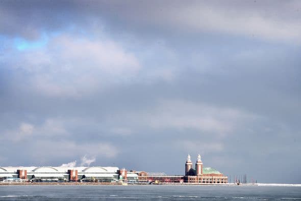 Luego de la caída de sobre 8 pulgadas de nieve en zonas de Chicago ahora se esperan vientos helados de hasta 20 grados bajo cero, en lo que meteorólogos ya describen como uno de los inviernos más intensos desde el 1985.  