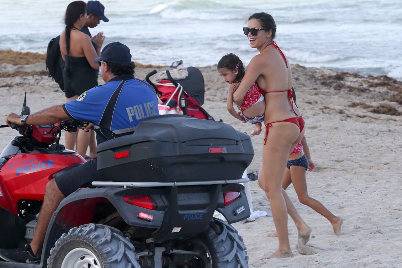 Sólo sabemos que es una ferviente católica.