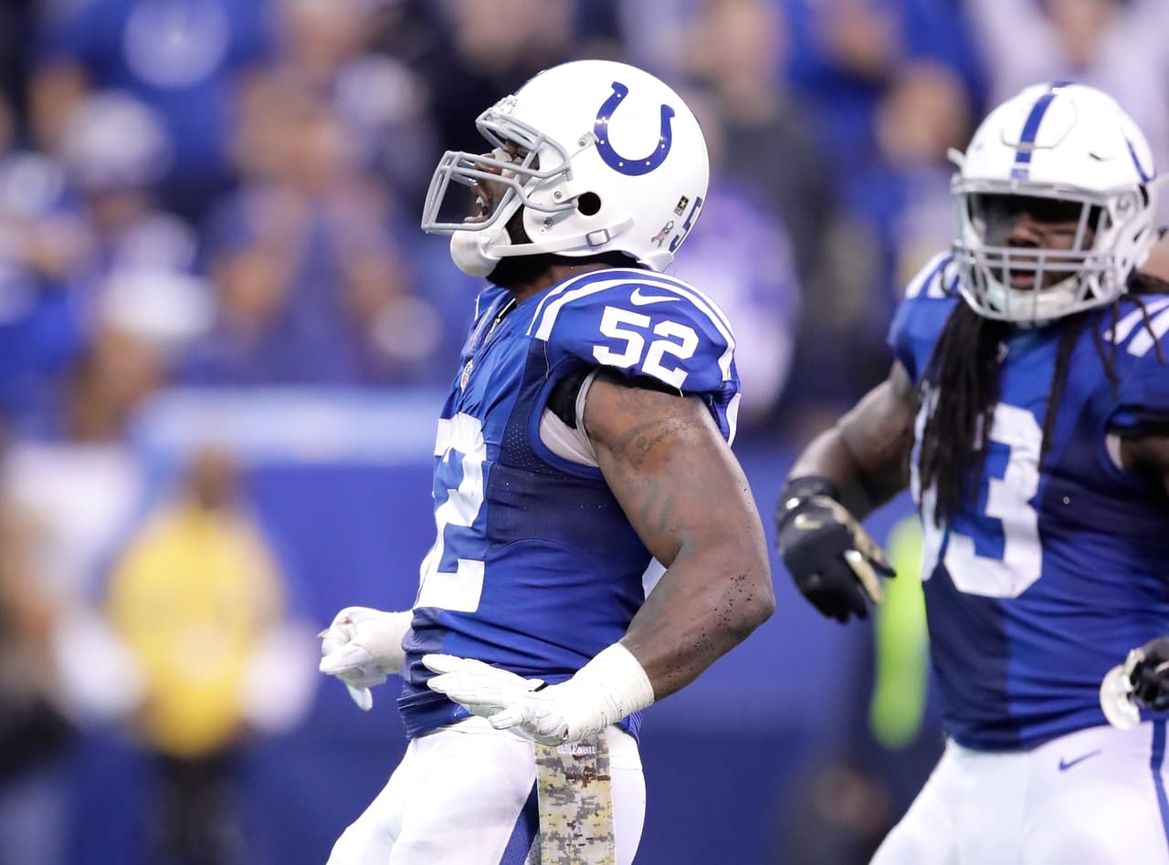 INDIANAPOLIS, IN - NOVEMBER 20: D'Qwell Jackson #52 of the Indianapolis Colts celebrates after a sack during the game against the Tennessee Titans at Lucas Oil Stadium on November 20, 2016 in Indianapolis, Indiana. (Photo by Andy Lyons/Getty Images)