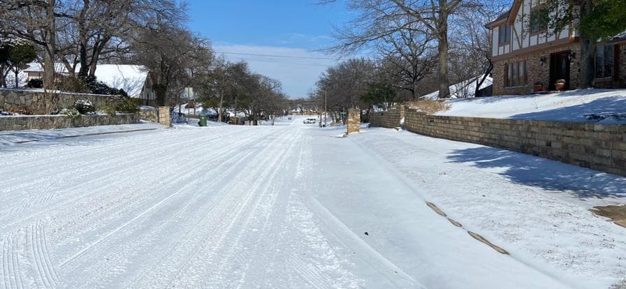 Los cortes de energía también afectaron las plantas para tratar el agua por lo que varias ciudades emitieron órdenes de hervir el agua para consumo humano.
<br>