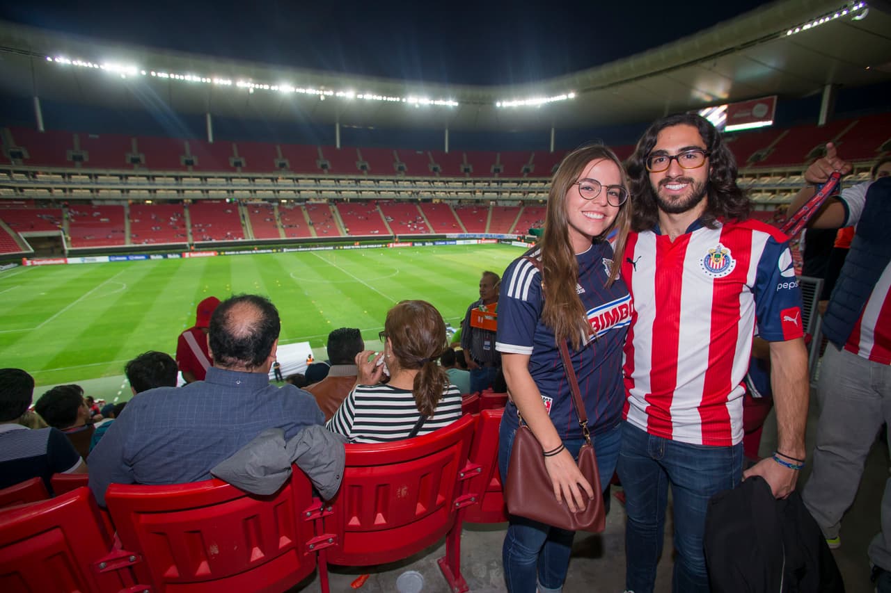 Los pocos aficionados que se acercaron al Estadio Akron llegaron con la ilusión de una remontada de su equipo ante los Seattle Sounders, que en Estados Unidos ganaron por la mínima diferencia.