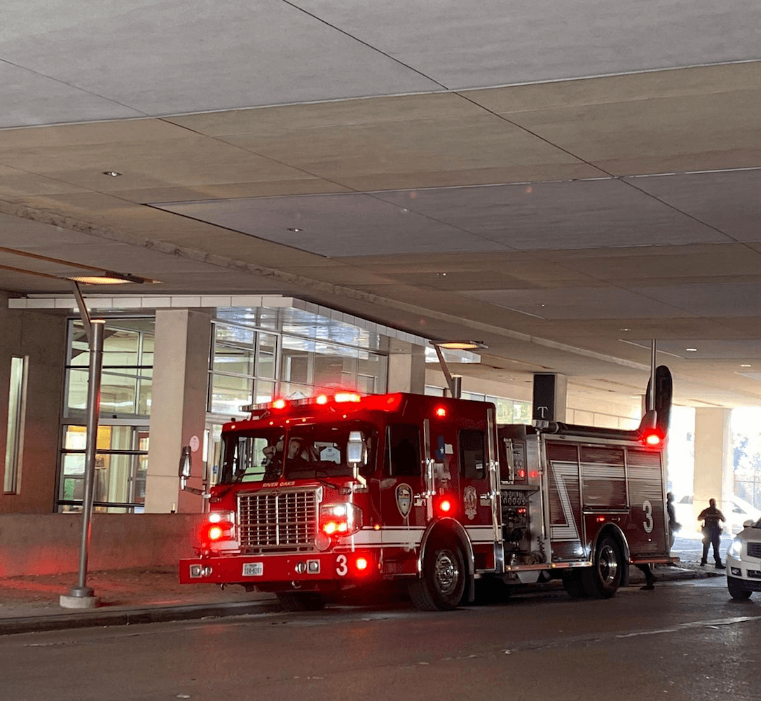 Para asegurarse que esto permaneciera así, bomberos y varios elementos de seguridad, custodian hasta el momento la zona.
<br>
<br>