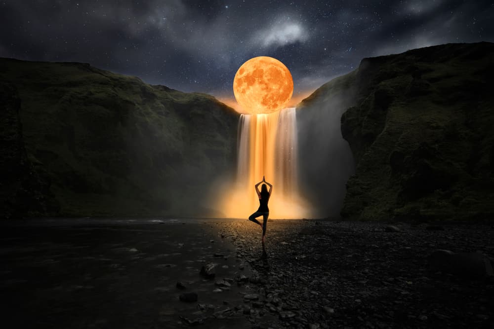 <h3 class="cms-H3-H3">Cómo funciona </h3>
<br>La energía femenina es el respeto a nuestro placer, la búsqueda que nos mueve, que nos permite autogestionarnos, que nos hace sentir cómodos en la abundancia y en la recepción. 
<br>