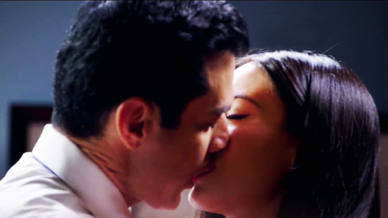 Sin poder contener lo que sentía, otro gran momento fue su primer beso con Ricardo. Luego de que Alejandra dejara atrás sus temores sobre darse otra oportunidad en el amor, se entreg´ó a los dictados de su corazón.