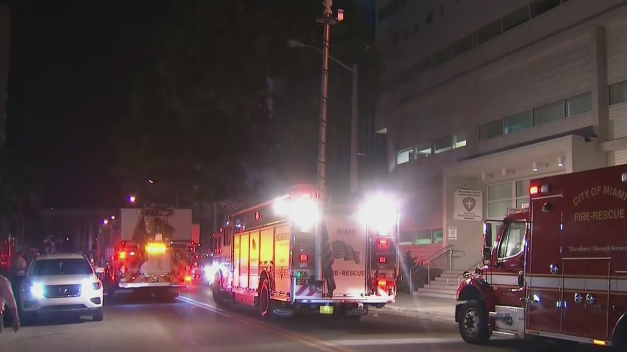 Prisioneros de un centro de detención del Downtown de Miami fueron trasladados al hospital por aparente intoxicación