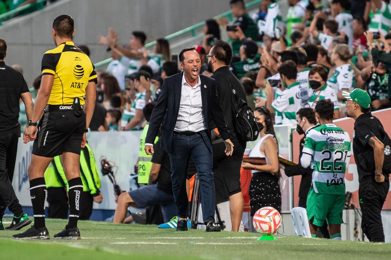 El entrenador de los laguneros explotó con el gol.