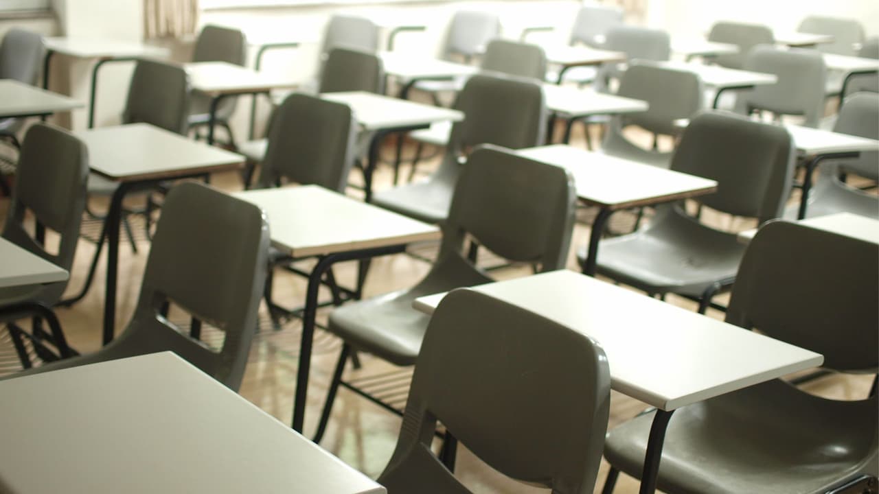 Escuelas de Florida Central cerrarán ante la llegada de la tormenta tropical Nicole