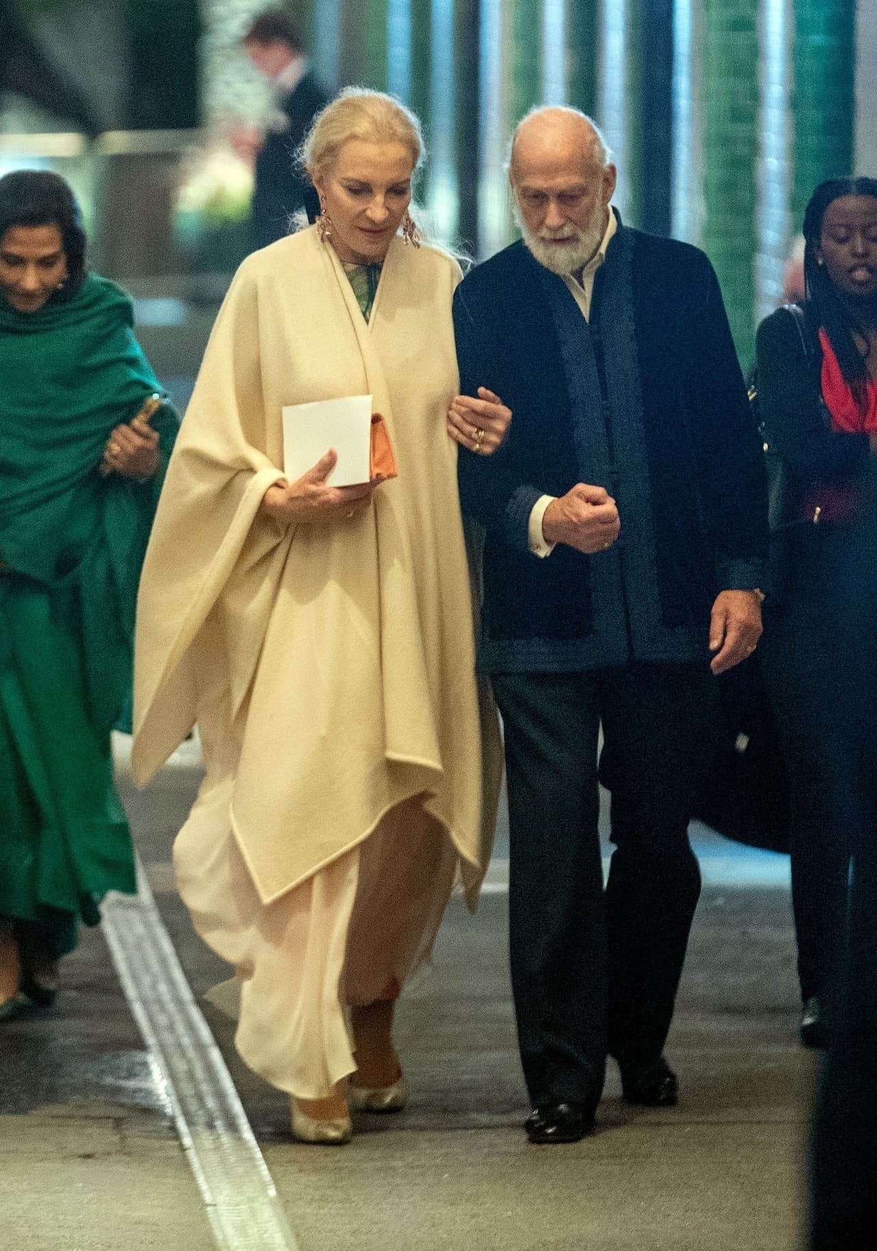 Los príncipes de Kent, padres de Lady Gabriella, llegaron relajados al evento.