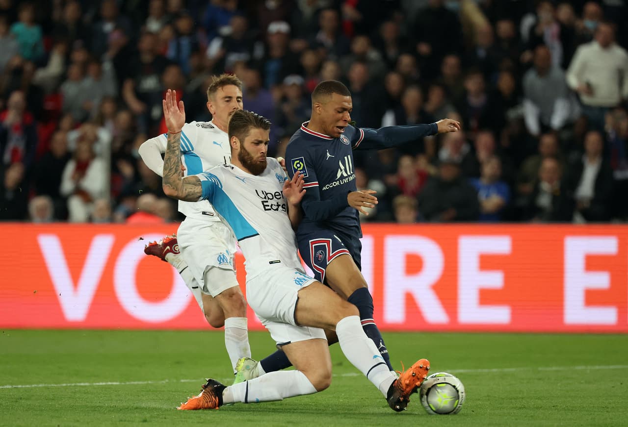 El partido fue disputado y de mucho contacto.