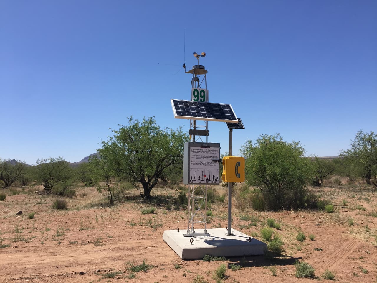 Una de las 34 torres de rescate que tiene establecidas la Patrulla Fronteriza entre las áreas de Three Points y el condado Yuma.
