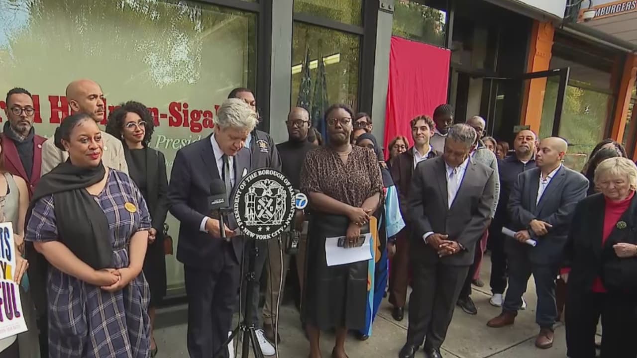 Nueva York abre un centro para inmigrantes: te contamos los recursos que ofrece a familias necesitadas