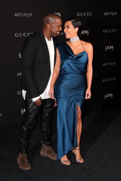 Kim Kardashian vestido azul