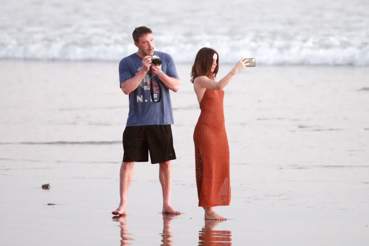 Ana de Armas también sabe lo que es un divorcio. Estuvo casada con el actor español Marc Clotet, de 2011 al 2013.