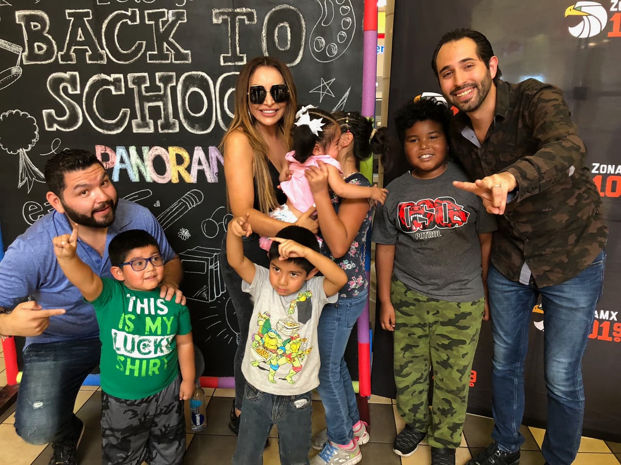 Y emocionadas por el regreso a clases.