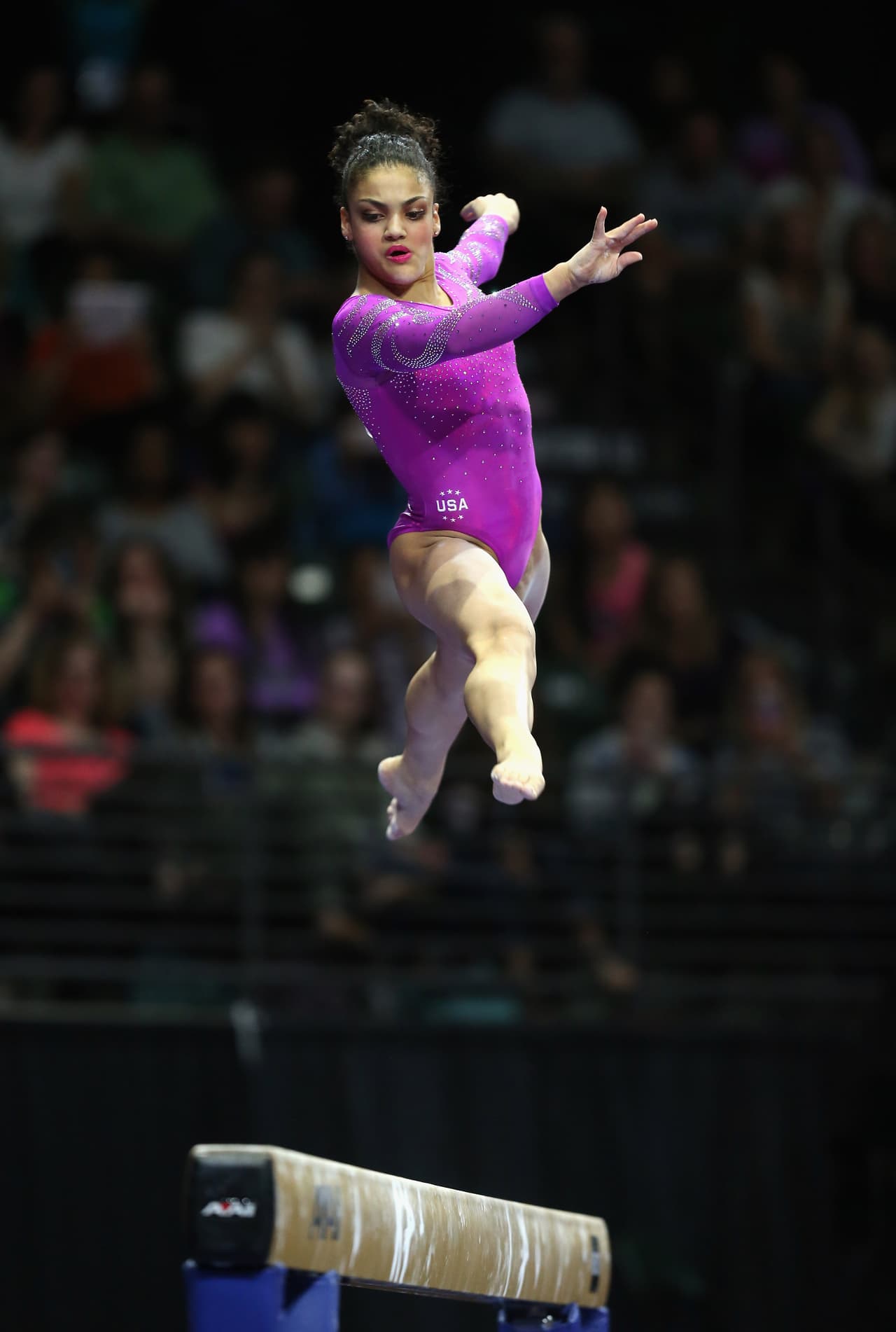 En su carrera profesional la han llamado “human emoji” y “baby Shakira”.