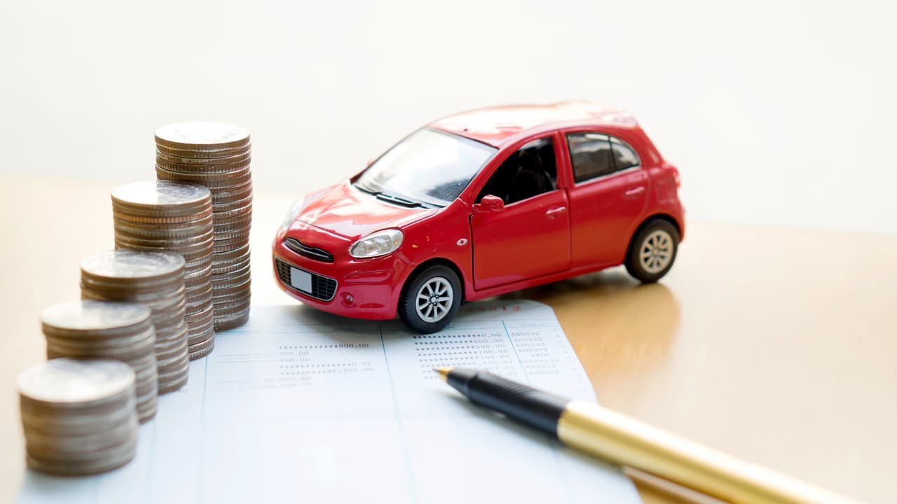 El verano se termina en EE.UU. Iniciando una de las épocas del año donde las compañías de autos tratan de incrementar las ventas de sus carros nuevos, para abrir espacio en los concesionarios para los modelos del año siguiente. Lo anterior se traduce en una gran oportunidad para aquellos que están en el mercado buscando ahorrar dinero.
<br>
<br>Los datos empleados para estos cálculos fueron obtenidos de TrueCar.com y representan los mayores descuentos porcentuales mes.