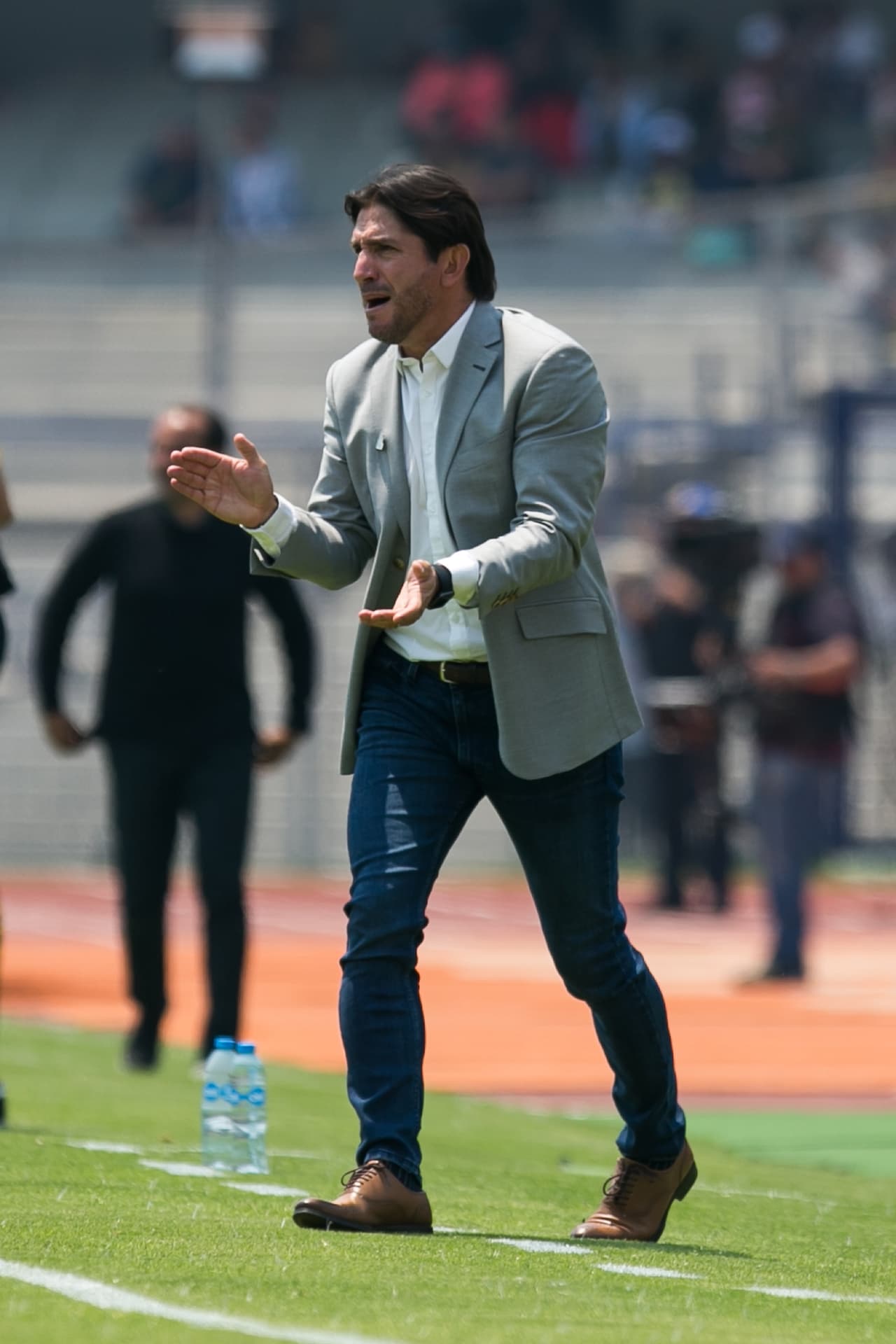 Esa adrenalina fue la que transmitió a sus dirigidos, aunque en los resultados el equipo nunca levantó y de hecho sufrió para ganar.