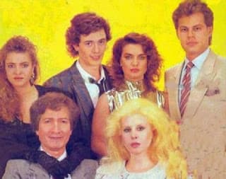 En 1988 fue parte del elenco de "Pasión y Poder", producción a cargo de Carlos Sotomayor.