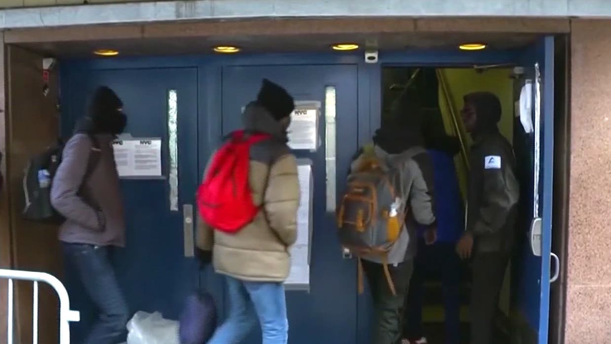 Refugiados legales en riesgo: La nueva medida de DHS que permite su detención y remoción