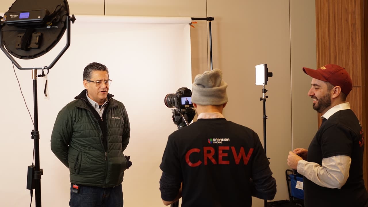 Un equipo de Univision Chicago llevó a cabo una serie de entrevistas sobre el censo que se llevará a cabo en el 2020.