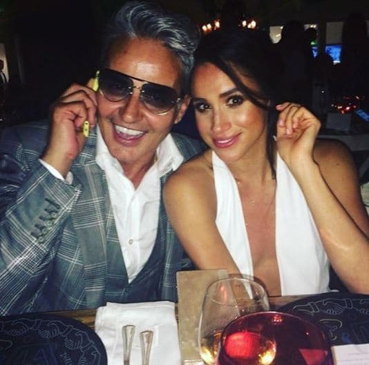 Oribe Canales no solo fue amigo y colaborador de JLo y Thalía, sino también de la ahora duquesa de Sussex, a quien felicitó por su boda con el príncipe Harry con la publicación de esta postal en su perfil de Instagram el pasado 18 de mayo.